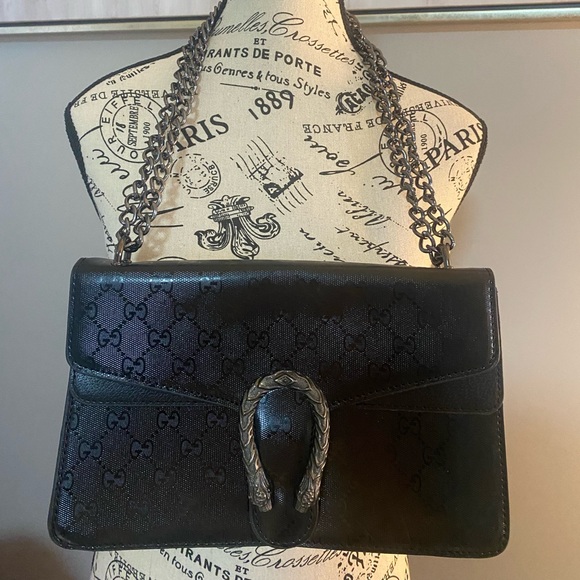 Gucci Handbags - Elegant Black Chain Shoulder Bag